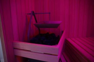 Zimmerei Hasenfratz - Referenzen - Bio-Sauna mit Farblichtgerät