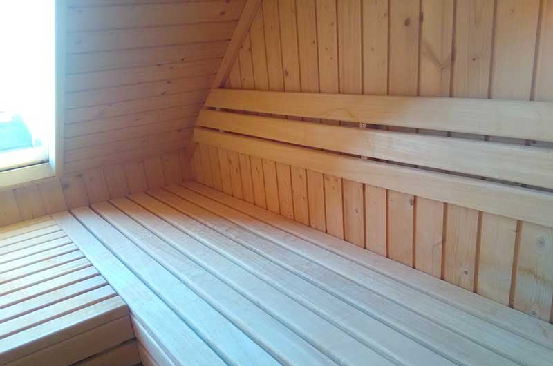 Zimmerei Hasenfratz - Referenzen - Sauna mit Dachfenster